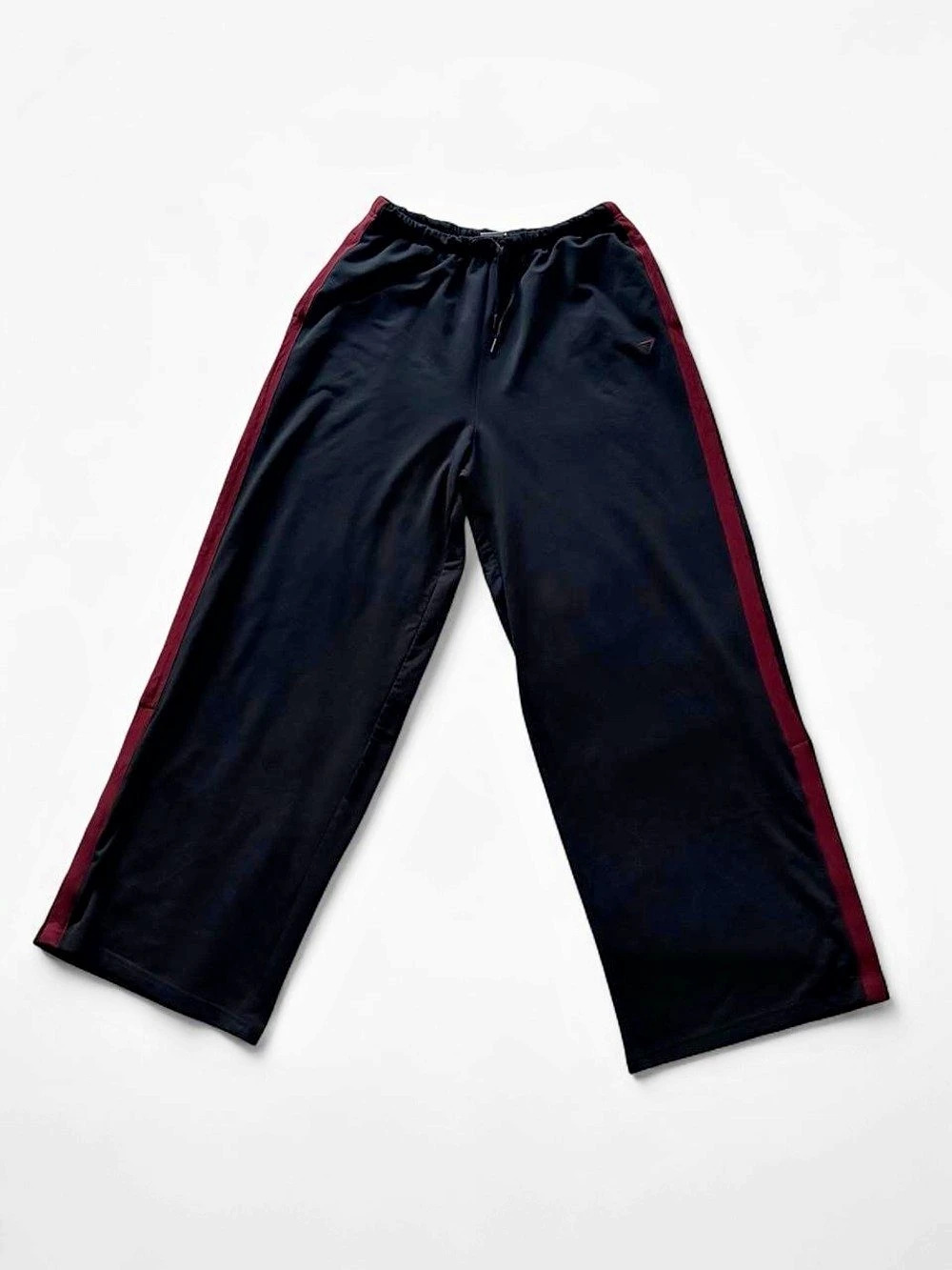 Gymshark Retro Stripe Sweatpants black with Red stripes Medium